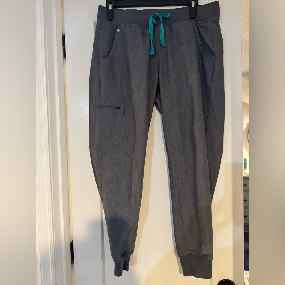 Zamora Figs Scrub Pants